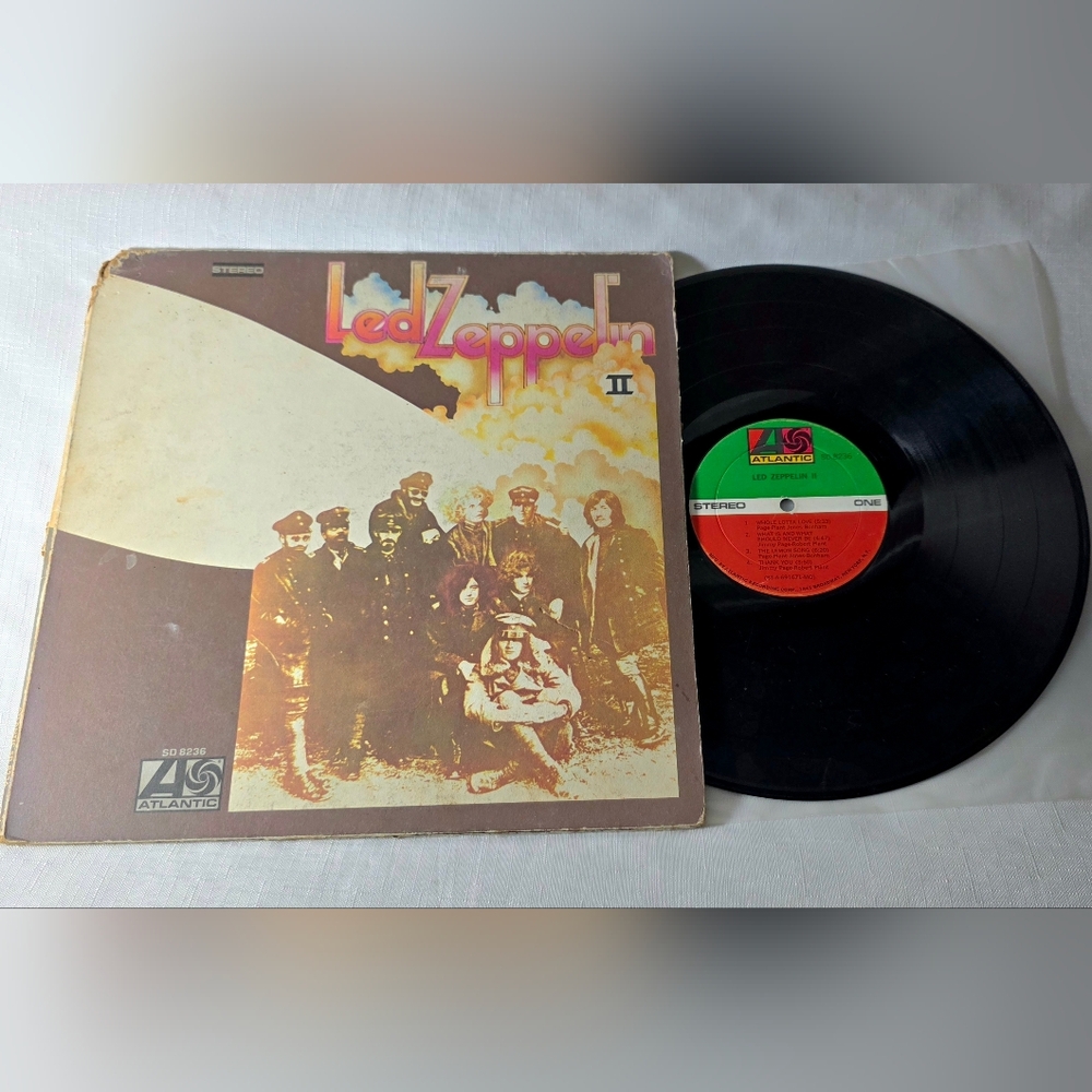 Led Zeppelin II vinyl gatefold SD-8236 vintage 1969 LP monarch ST-A-691672-MO
